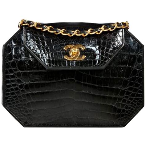 prezzo clutch chanel|antique Chanel clutch.